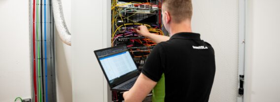 VANDERLAAN B.V. - Datanetwerk en glasvezel